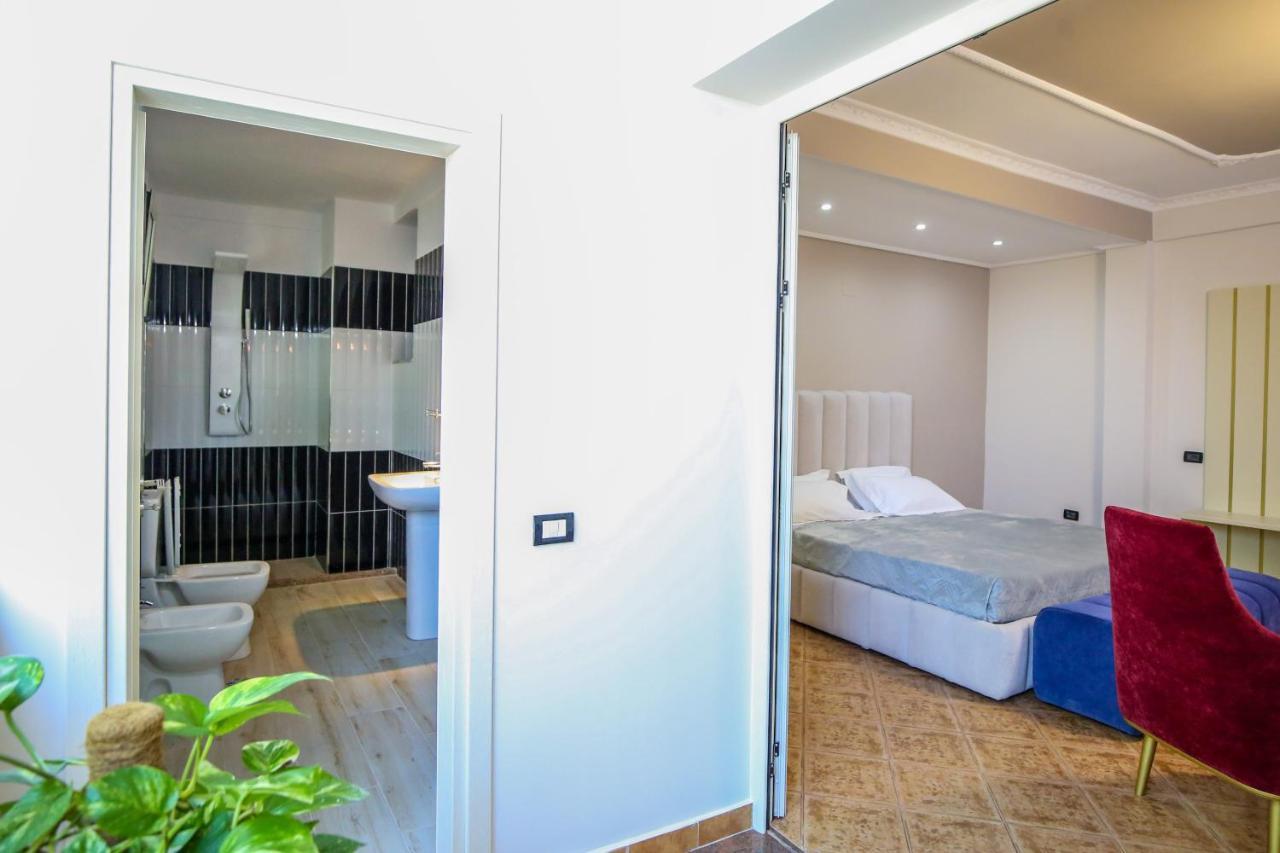 Hotel Vila Stefa Vlore Bagian luar foto