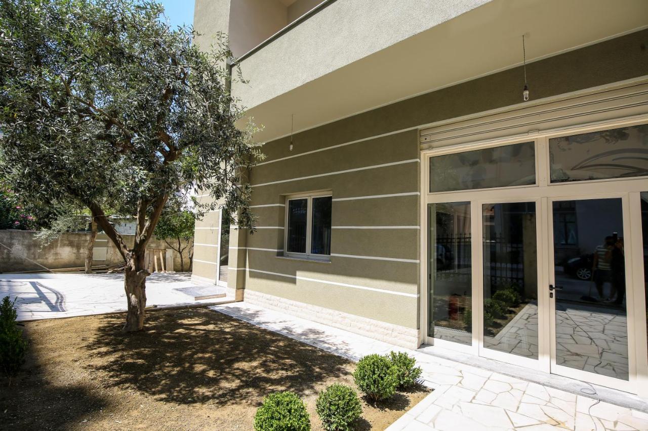 Hotel Vila Stefa Vlore Bagian luar foto