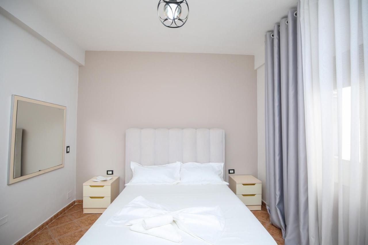 Hotel Vila Stefa Vlore Bagian luar foto