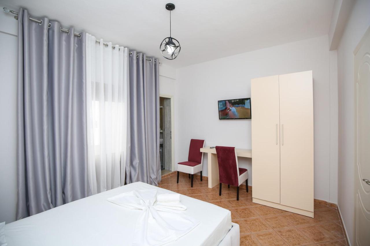 Hotel Vila Stefa Vlore Bagian luar foto