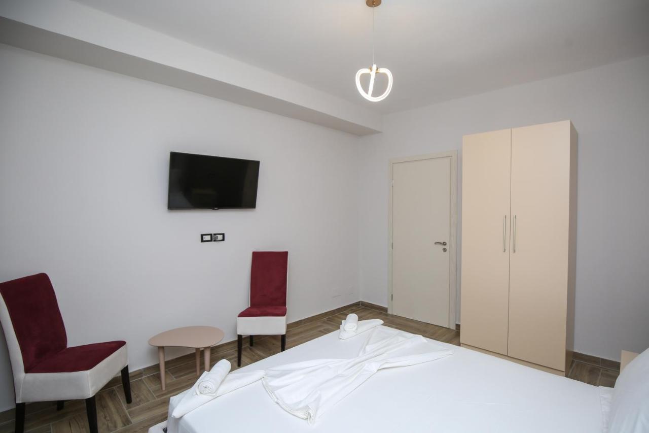 Hotel Vila Stefa Vlore Bagian luar foto