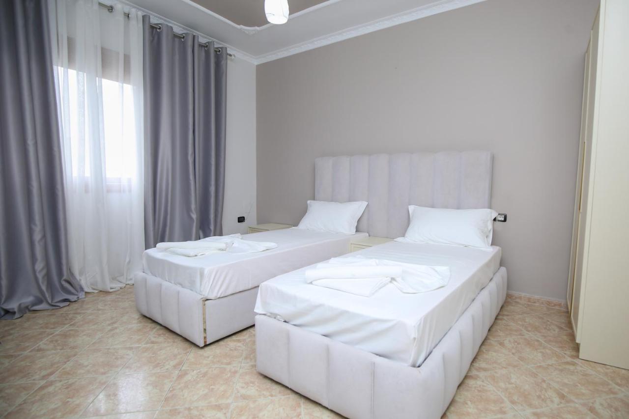 Hotel Vila Stefa Vlore Bagian luar foto