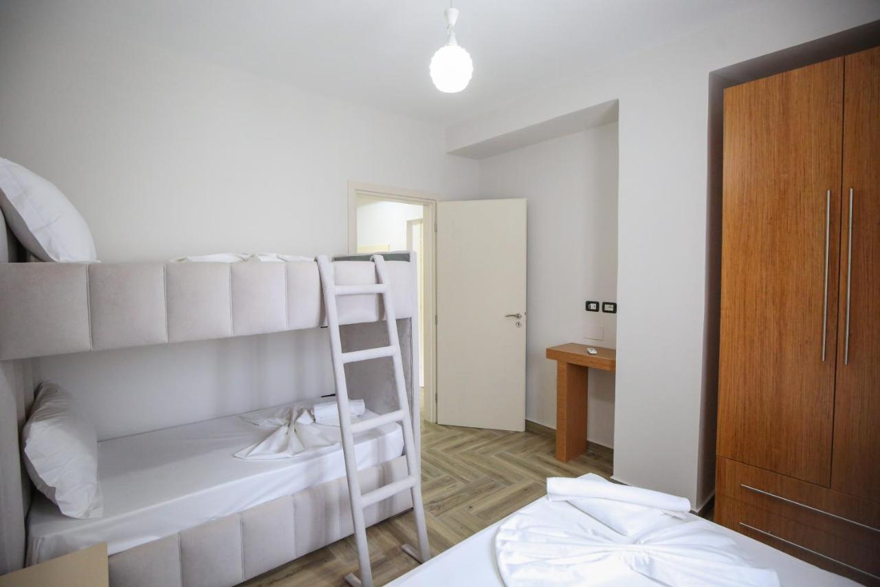 Hotel Vila Stefa Vlore Bagian luar foto