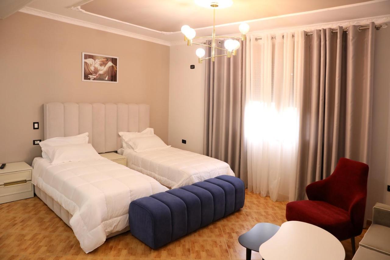 Hotel Vila Stefa Vlore Bagian luar foto